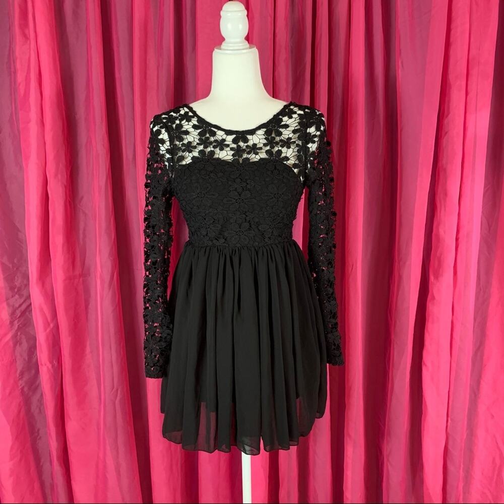 Unbranded black fit and flare lace overlay dress, size 5